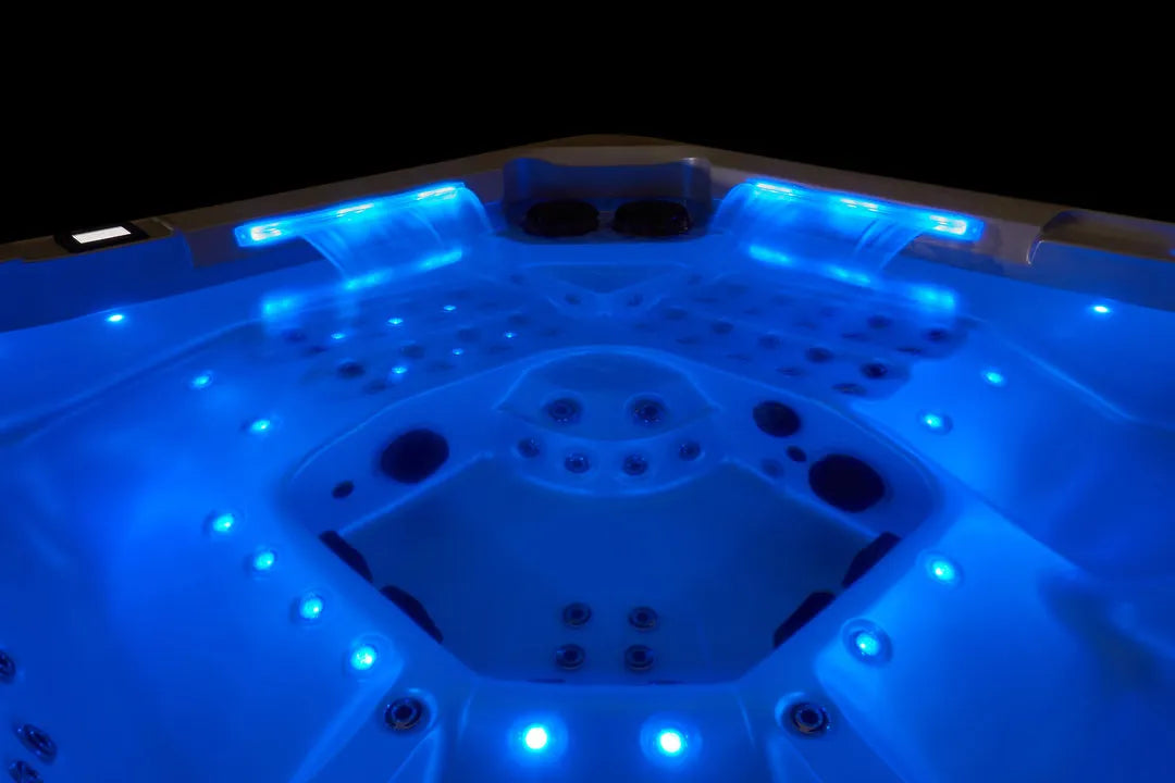 Whirlpool Modell Bremen | Outdoor | bis 6 Personen | 1200 Liter